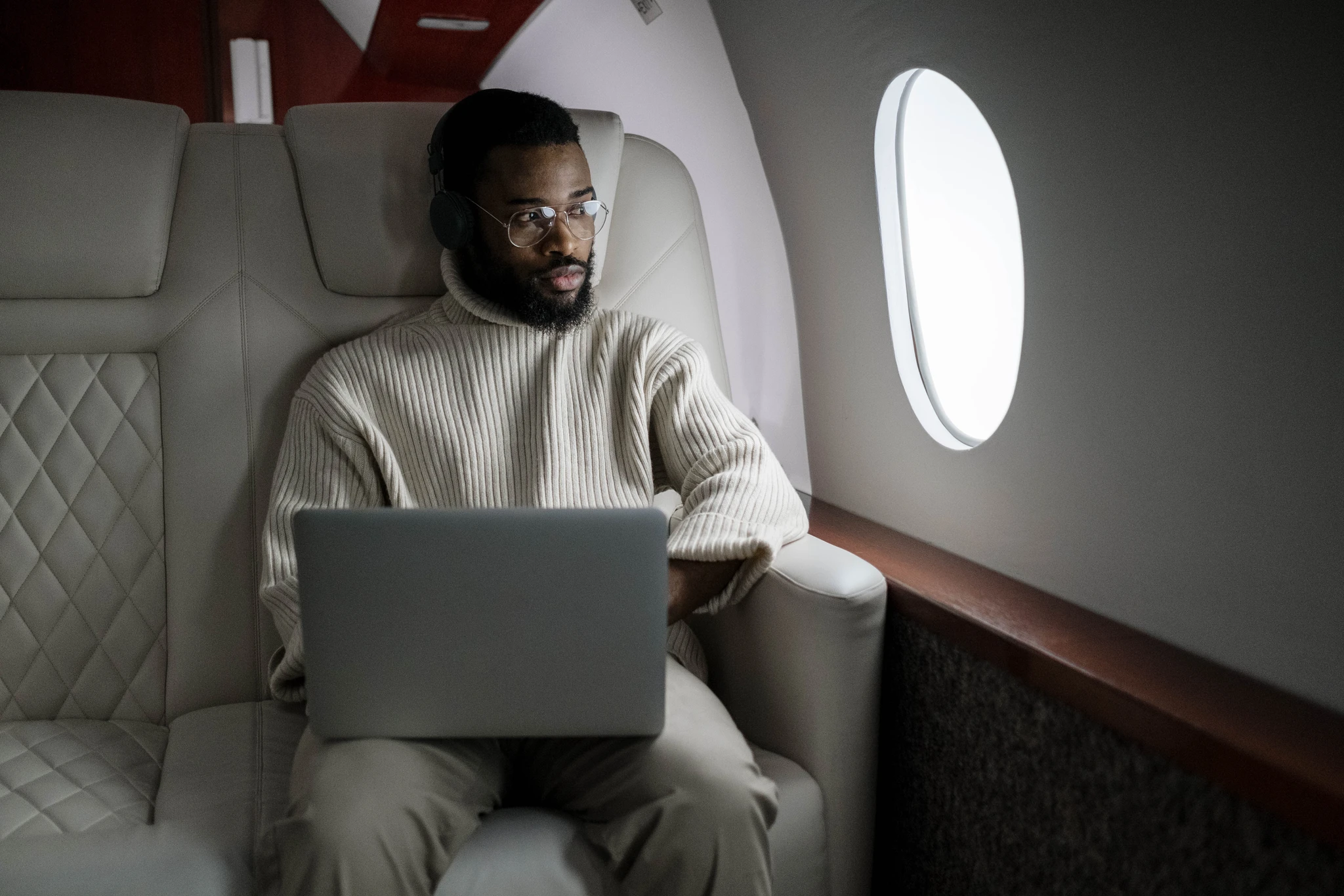 Can I Carry Laptop Stand In Flight