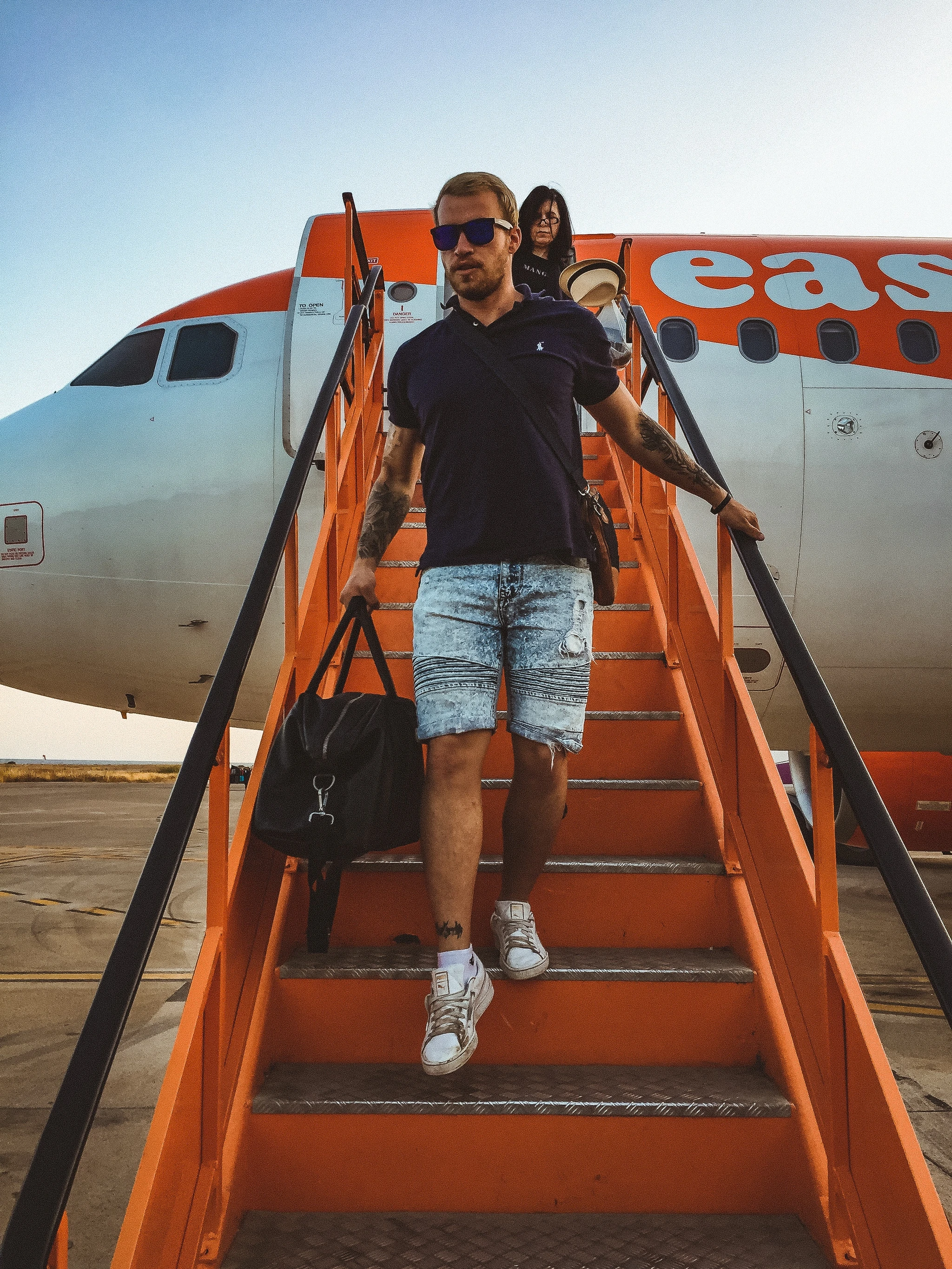 Is it safe to carry a laptop in a bag on Flight ?