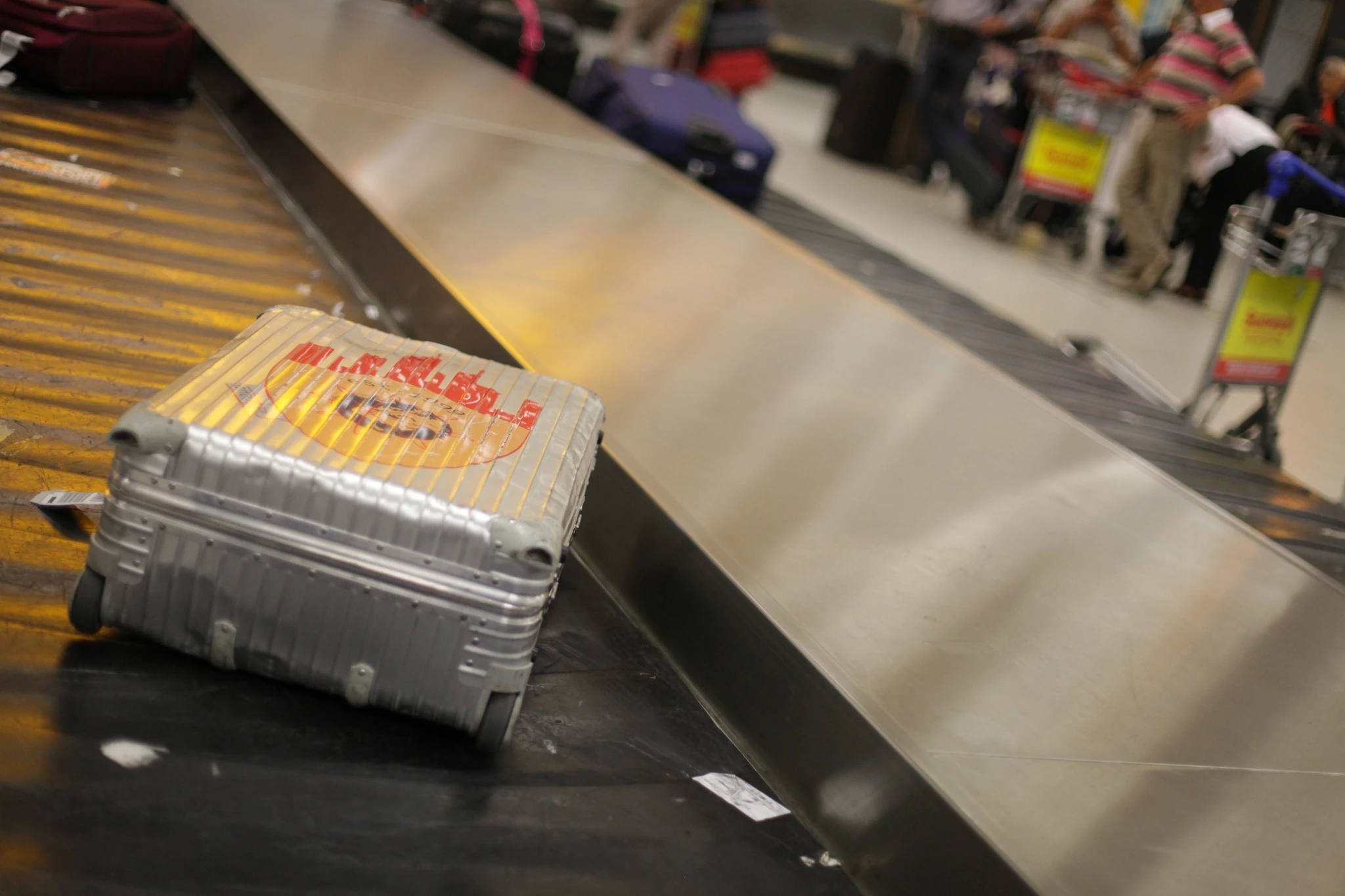 Can I put a laptop in checked luggage? Can I put a laptop in checked luggage?