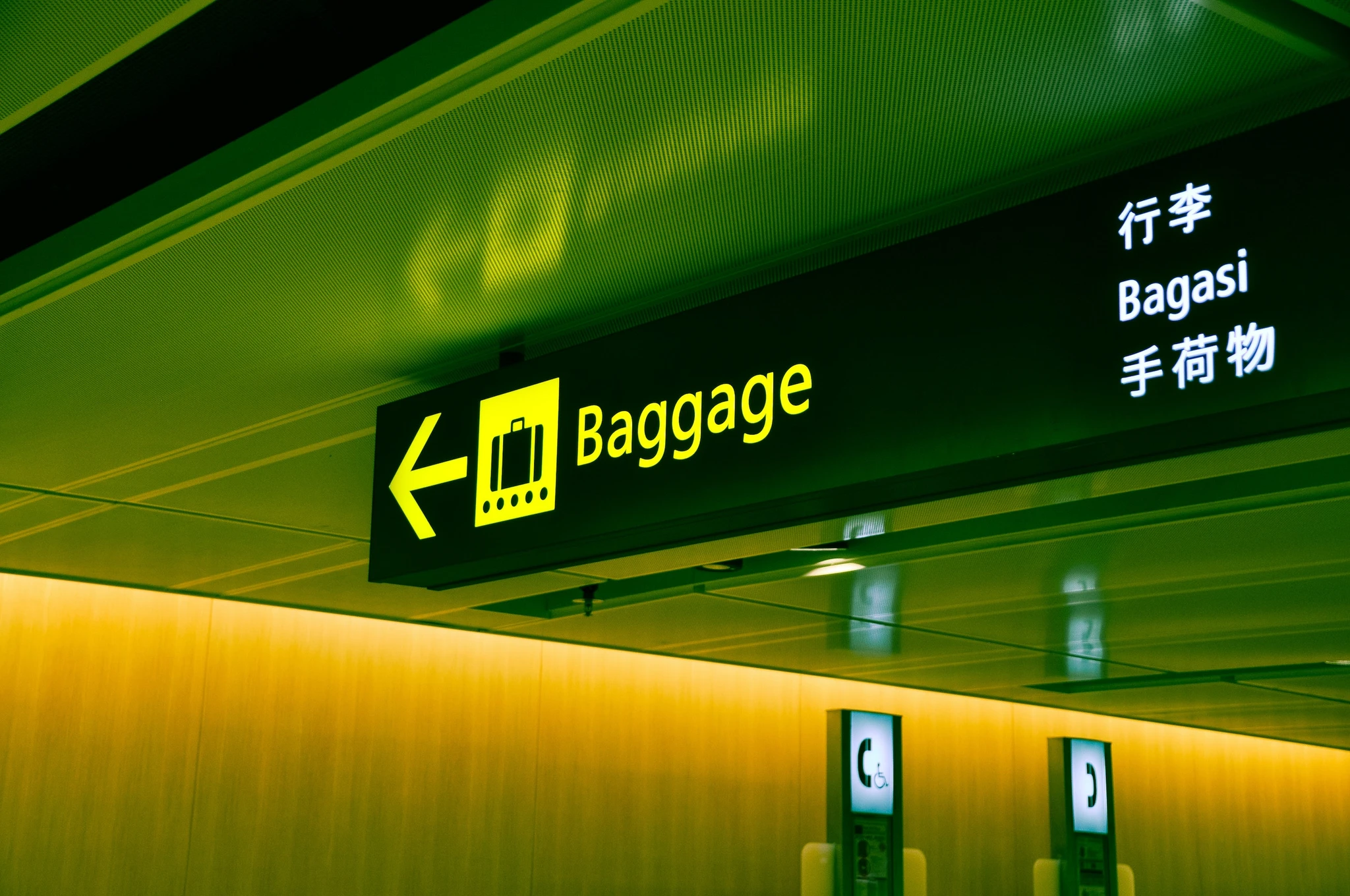 Can I put a laptop in checked luggage? Can I put a laptop in checked luggage?